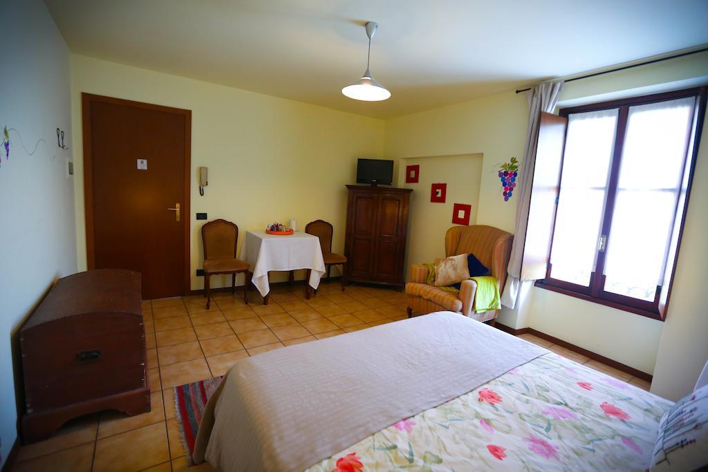 Al Tagliere Di Nese Hotel Alzano Lombardo Room photo